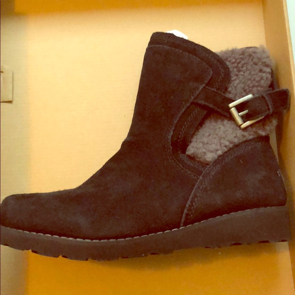 Women’s UGG Boot Buckle Black